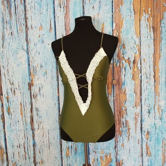 𝅺one Piece Crochet swimsuit - Picture 1 of 10